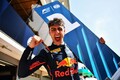 レッドブル育成リンドブラッド、17歳スーパーライセンス特例申請がFIAにより承認。フェルスタッペン欠場時の新選択肢に