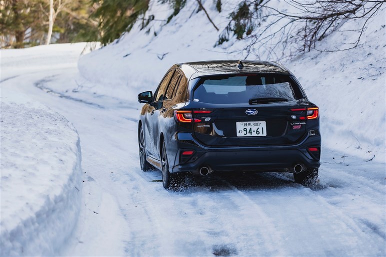 「オールシーズンタイヤ」で本当に雪道大丈夫…？ グッドイヤーの最新作で雪山に行ってみた