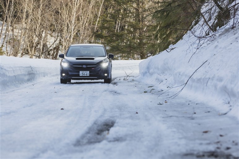 「オールシーズンタイヤ」で本当に雪道大丈夫…？ グッドイヤーの最新作で雪山に行ってみた