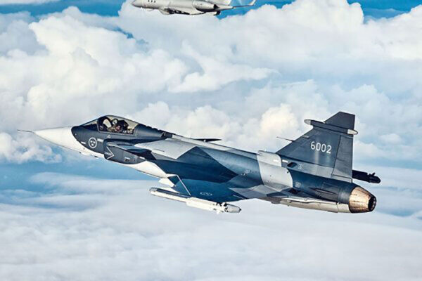AI「ここに敵がいます」北欧ベストセラー戦闘機で新たな一歩 有視界外での戦闘能力を検証 その実力とは？