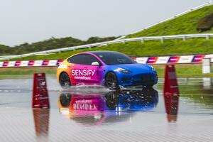 ブレンボが新世代自動車対応のインテリジェントブレーキシステム「SENSIFY」を日本向けに発表