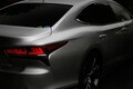 レクサス、フラッグシップセダンの新型LSを発売。価格は980万円から