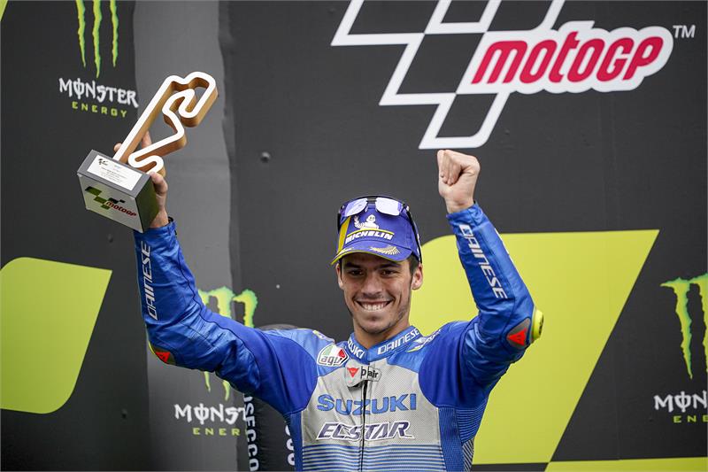 W表彰台 すごいぞスズキ もう誰もが認めるしかない Motogpでスズキは速い 本当に強い 100 スズキ贔屓で楽しむバイクレース 6 モトgp Webオートバイ 自動車情報サイト 新車 中古車 Carview