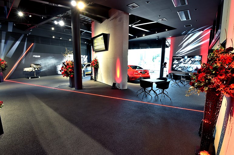 世界初のメルセデス AMG専売店オープン。カスタマイズプログラムも導入