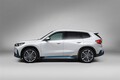 BMWの最小SUVが大変身！ 次期「X1／iX1」はフロント一新＆ノイエ・クラッセ風デザイン採用。2026年デビューが有力