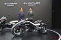 ホンダの電動二輪駆動バイク「EVアウトライヤー」のシートはレブルより低い！【ジャパンモビリティショー2025速報】