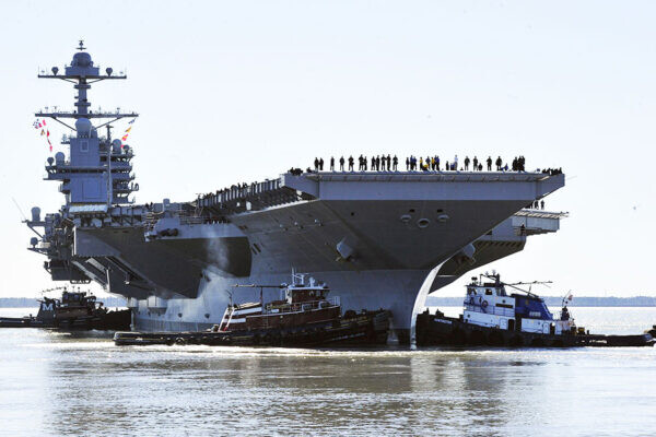 新型空母「ジョン・F・ケネディ」また延期 米海軍空母は一時10隻