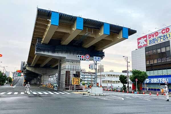 下道も「全方向通行止め」 高架橋架け替えで交差点を“大規模封鎖” 阪神高速が迂回呼び掛けへ