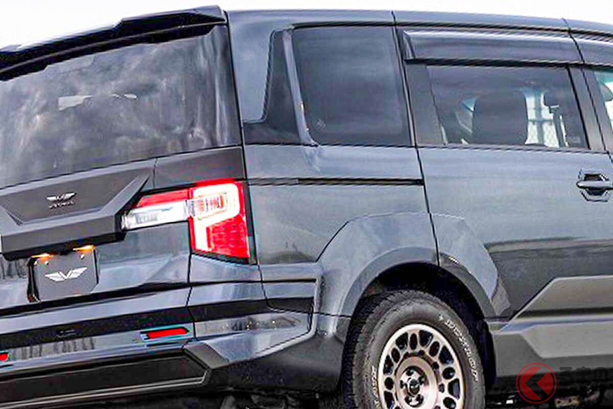 529万円！ “カクカクデザイン”の新「SUV“ミニバン”」初公開！ スライドドア＆ド迫力ワイドボディ採用！ まさかの三菱「デリカ」なブラーバ「オーカスII」登場