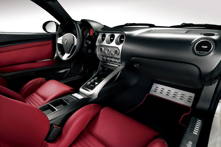 世界限定500台、8C スパイダーが日本初披露!