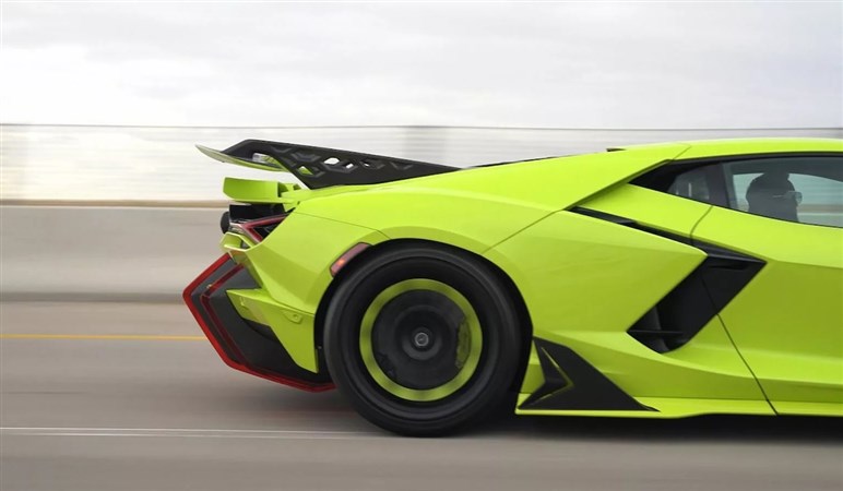 米チューナーによるド派手ランボは、カスタム費でスーパーカーが買えるお値段。その驚愕の中身とは？
