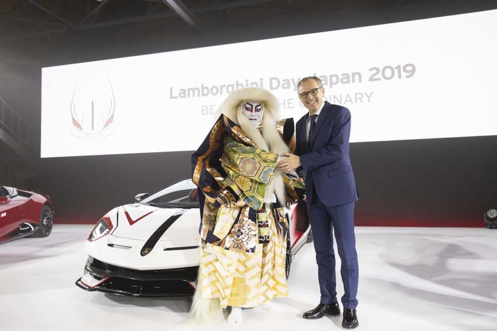 0台を超える猛牛が大阪に集結した ランボルギーニ ディ ジャパン 19 片岡愛之助も登場 Genroq Web 自動車情報サイト 新車 中古車 Carview