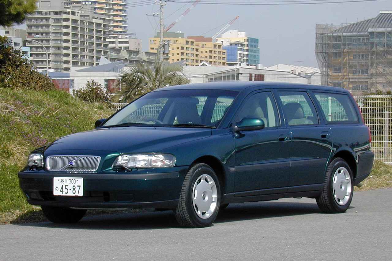 懐かしの輸入車 23 ボルボ V70はベーシックグレードでも十分に満足できる内容だった Webモーターマガジン 自動車情報サイト 新車 中古車 Carview