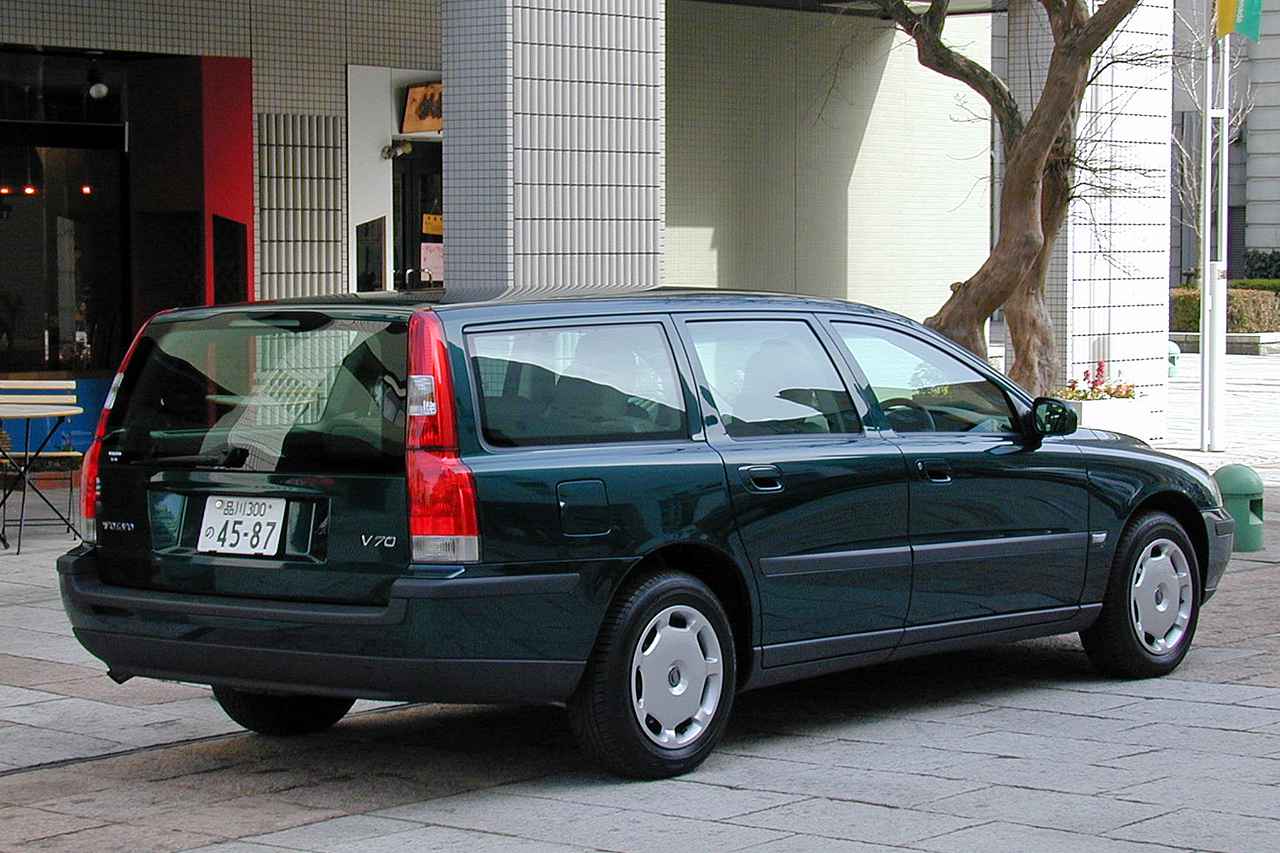 懐かしの輸入車 23 ボルボ V70はベーシックグレードでも十分に満足できる内容だった Webモーターマガジン 自動車情報サイト 新車 中古車 Carview