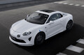 アルピーヌ次期型『A110』　画像初公開、六角形ライト採用へ　ライバルより軽い電動スポーツカー