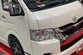 驚愕！ただの「ハイエース」じゃない。もはや移動式の部屋。クルマの中とは思えない”リビングの完成度”は大人の余暇にふさわしい。