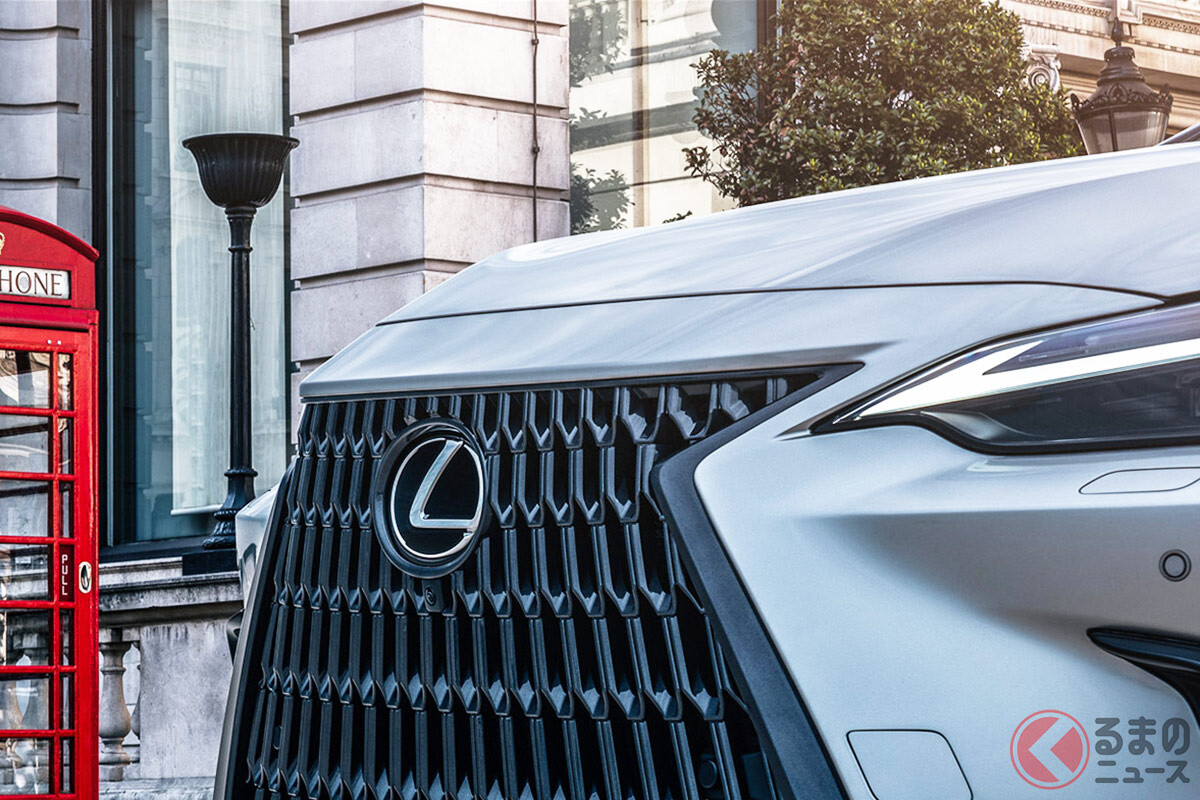 レクサス新型「NX」の新スピンドルグリル初公開！ スタイリッシュなフェイスをお披露目！
