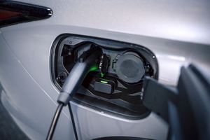 三菱自動車ら5社が日本初、家庭向けV2G&V2H実証開始！再エネ×電動車の可能性は？【自動車ニュースを読む】