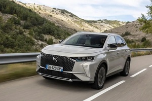 得意分野は高速の長距離走行　DS 7 Eテンス 225へ試乗　小変更　Eテンス360も登場　