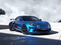 これぞアルピーヌの最高峰！ 「A110R ウルティム」が特別なブルーまとい日本上陸