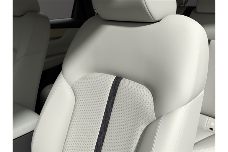マツダの頂点3列SUV「CX-80」発表！ 内装は期待を裏切らない高級感。ボディカラーは新色？
