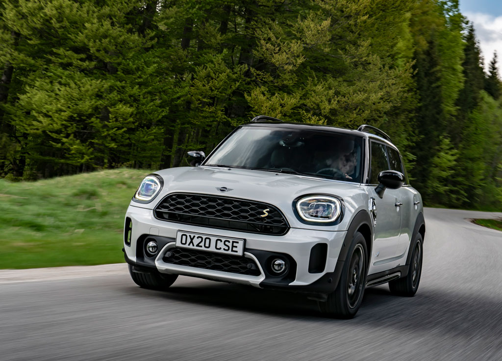 内外装を刷新 新atも搭載した Miniクロスオーバー が発売開始 Le Volant Carsmeet Web 自動車情報サイト 新車 中古車 Carview