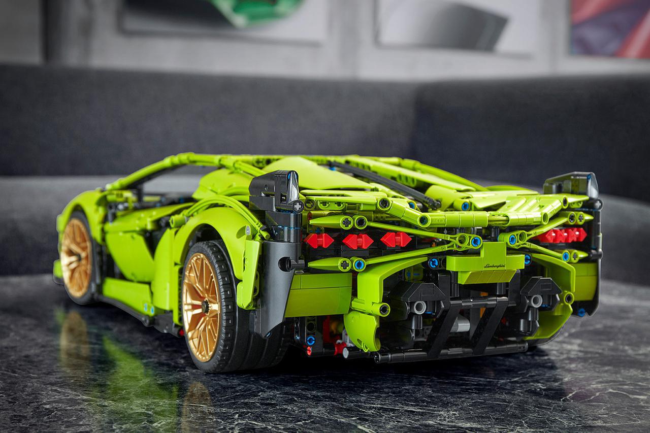 超緻密 総ピース数は3696個 ランボルギーニ シアンfkp37が Legoテクニック となってお目見えした Webモーターマガジン 自動車情報サイト 新車 中古車 Carview