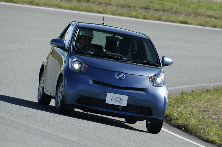 iQ第3弾、岡崎五朗試乗 心配なこともいくつか…