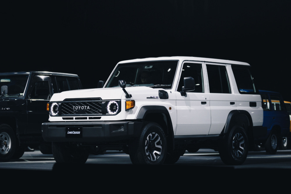 トヨタ「ランドクルーザー70」再再販が決定！ 本格オフローダー「ナナマル」が8年ぶりに復活へ