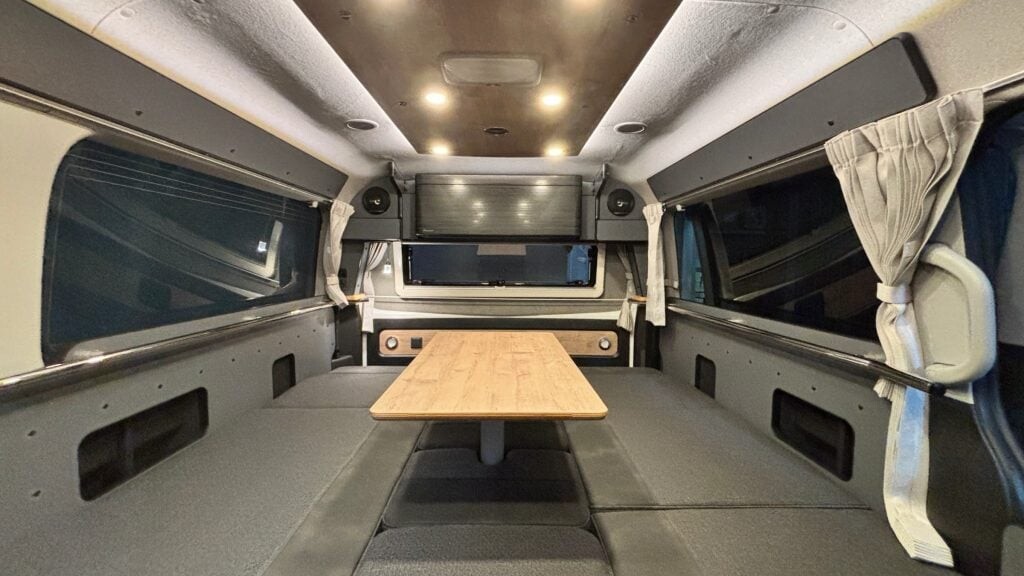 上質な車中泊体験をお届け。新型キャンパー「リコルソ」は北欧テイストが魅力【動画あり】