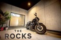 バイク好きのためのガレージハウス「THE ROCKS」第一弾が横浜市に完成（動画あり）