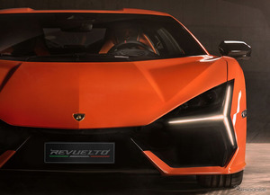 ランボルギーニの現行全3車種、レッドドット・デザイン賞2025受賞…『レヴエルト』は最高賞に
