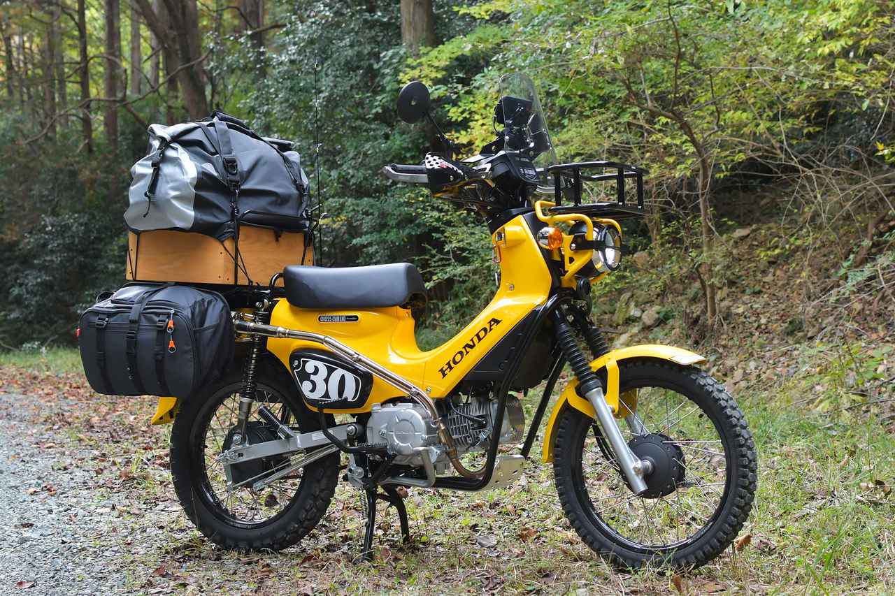 クロスカブ2台とキャンプツーリングに行くので クロスカブでの積載アイテムや ツーリング便利装備 そしてキャンプアイテムを紹介するぞ カブ 90はいつも通りです 若林浩志のスーパー カブカブ ダイアリーズ Vol 45 Webオートバイ の写真 2ページ目 自動車