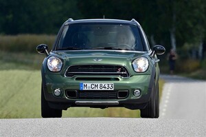 通称“大きなミニ”とそのクーペ版に海外試乗
