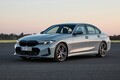 一気に未来感を高めたBMW 3シリーズ。数々の改良点や値上げ情報、宿敵Cクラスとの違いを解説