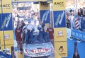 ラリー中に粋なファンサービス!! WRCでドーナツターンをきめたドライバーがいた!!