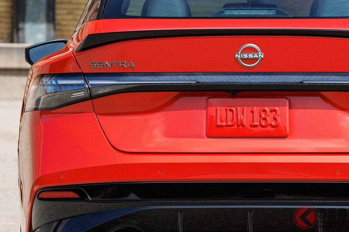 日産「新型コンパクトセダン」発表に反響あり！ 「サニーとして発売して！」の声も!? ダイナミック顔＆クラス超え高級インテリア採用した新型「セントラ」米国仕様に熱視線！