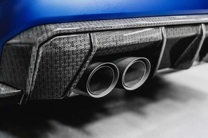 カーボンから植物へ？　スポーツカーの軽量素材が切り替わる理由　BMWなど複数社が採用
