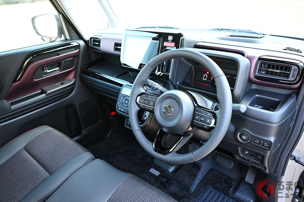 ホントに軽!? スズキ新型「軽ワゴン」高級内装がまるで“ホテルのラウンジ”！ 上質感高めた新型「スペーシア」の特徴は？