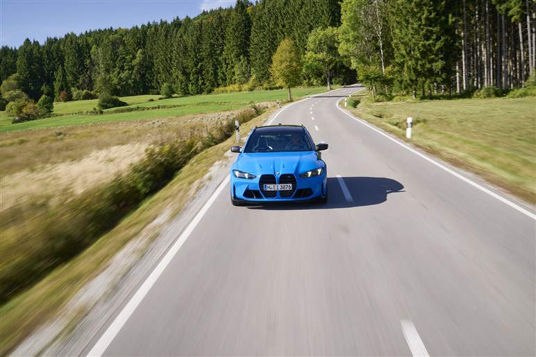 BMW新型「M3」発売。20PSアップ、アダプティブLEDライト搭載…1430万円から【写真でチェック】