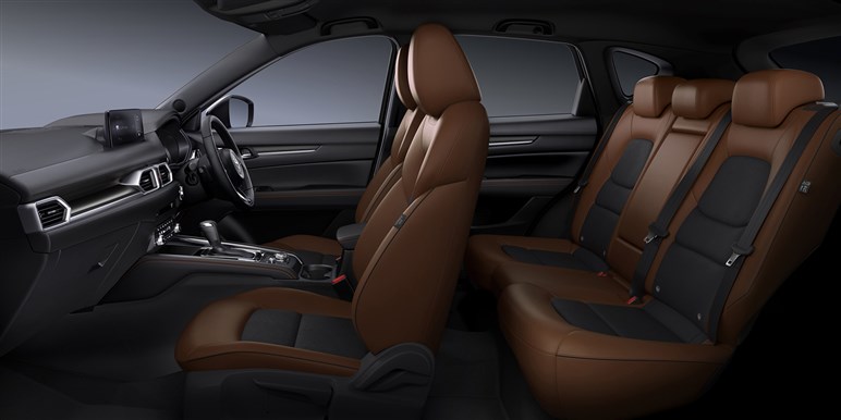 そろそろモデル末期。マツダの主力「CX-30」次期型はストロングHV搭載で“カロクロ化”する
