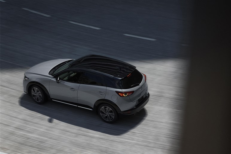 そろそろモデル末期。マツダの主力「CX-30」次期型はストロングHV搭載で“カロクロ化”する