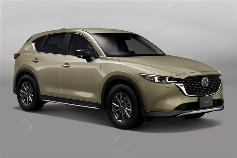 そろそろモデル末期。マツダの主力「CX-30」次期型はストロングHV搭載で“カロクロ化”する