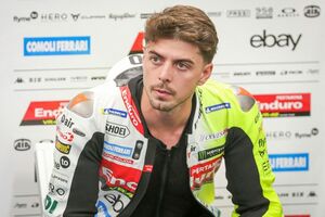 【MotoGP】ファビオ・ディ・ジャンアントニオ、負傷左肩の手術受け無事成功。来年2月のテストで復帰予定