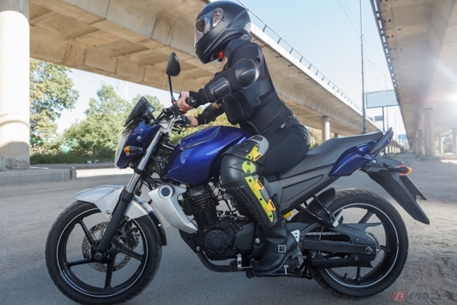 最近腰が痛い 気になるバイクと腰痛の関係 解決策は運転姿勢にあった バイクのニュース 自動車情報サイト 新車 中古車 Carview