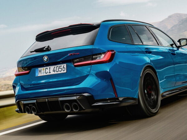 お値段2098万円の“ステーションワゴン”登場！ 究極の「BMW3シリーズツーリング」 日本向けわずか30台の激レア仕様