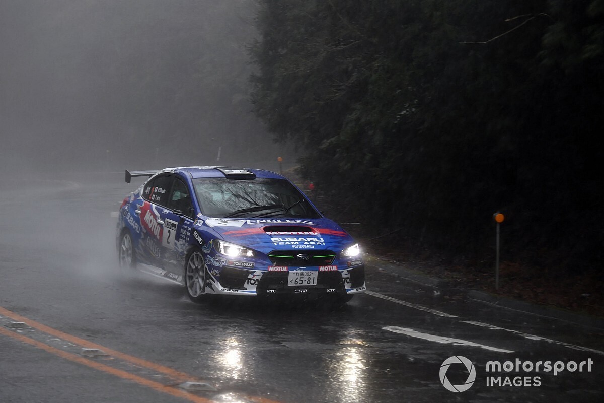 全日本ラリー、”無観客”の新城で開幕。荒天の中、新井親子1-2