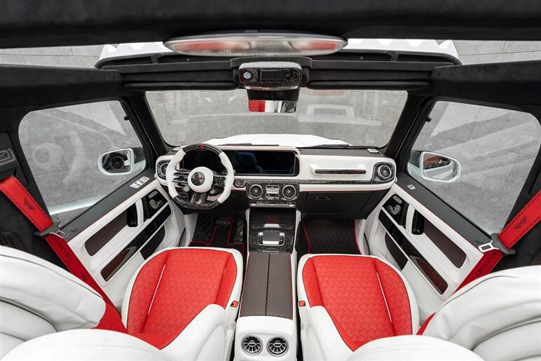 【圧巻】「Gクラス」ベースの豪華オープン「スペランツァ」発表。メルセデスロゴの“モノグラム内装”がエグい