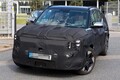 【独占】ルノーやシトロエン、フィアットの脅威に？ Bセグで400km以上走るキア最小SUV「EV2」のプロトタイプ画像を入手