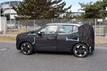 【独占】ルノーやシトロエン、フィアットの脅威に？ Bセグで400km以上走るキア最小SUV「EV2」のプロトタイプ画像を入手